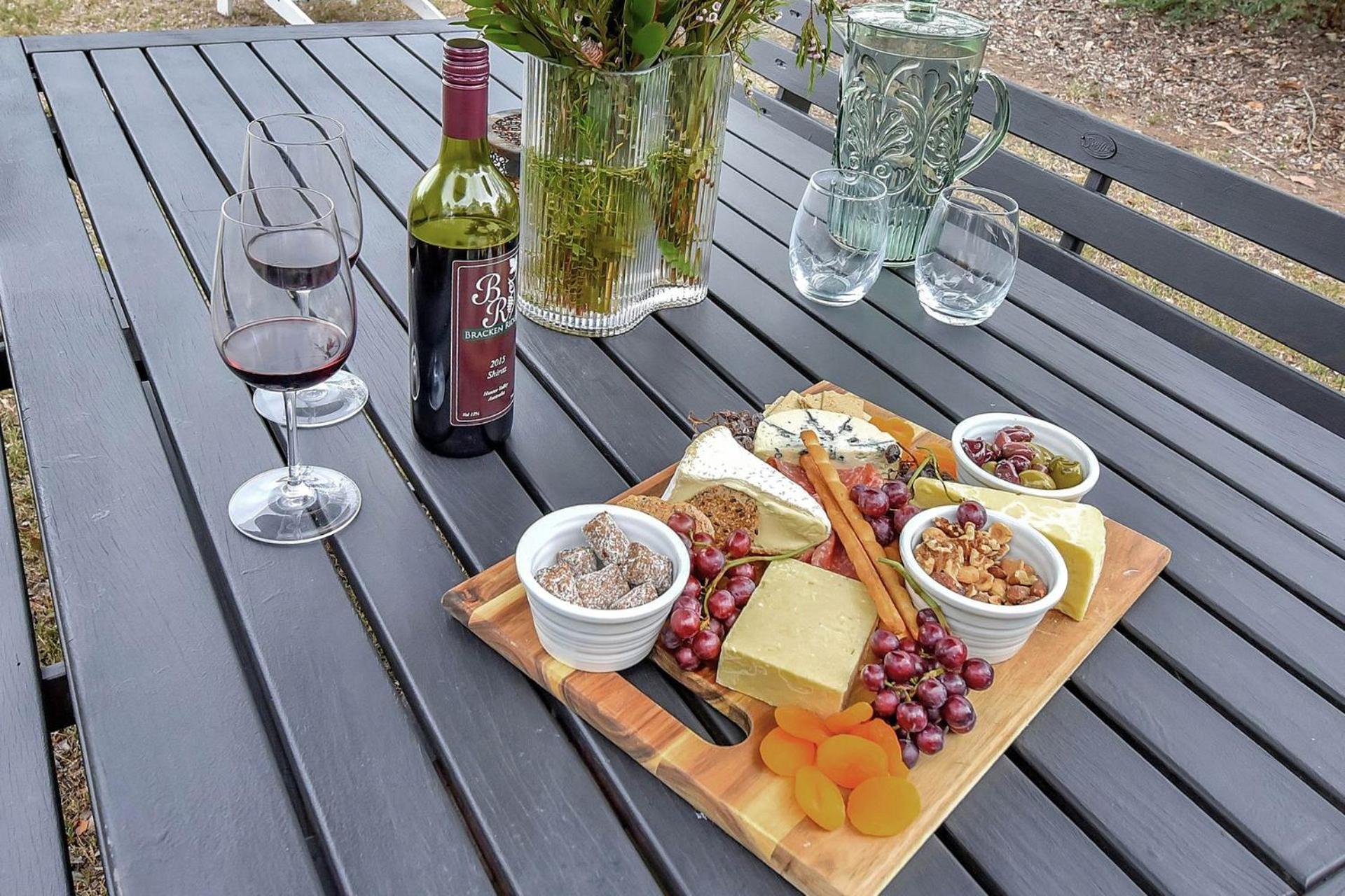 Bracken Ridge Vineyard The Entire Estate Rothbury エクステリア 写真