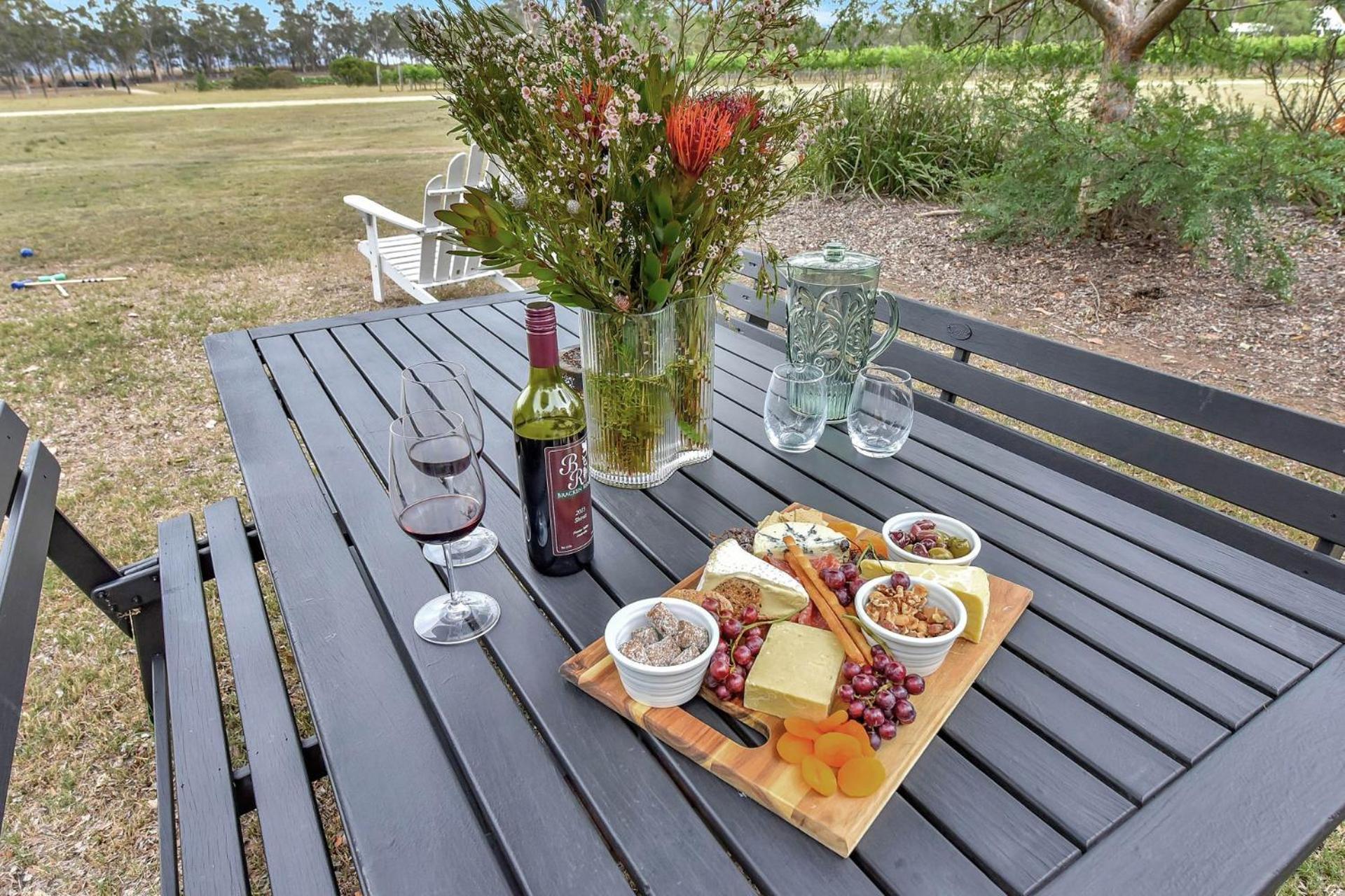 Bracken Ridge Vineyard The Entire Estate Rothbury エクステリア 写真
