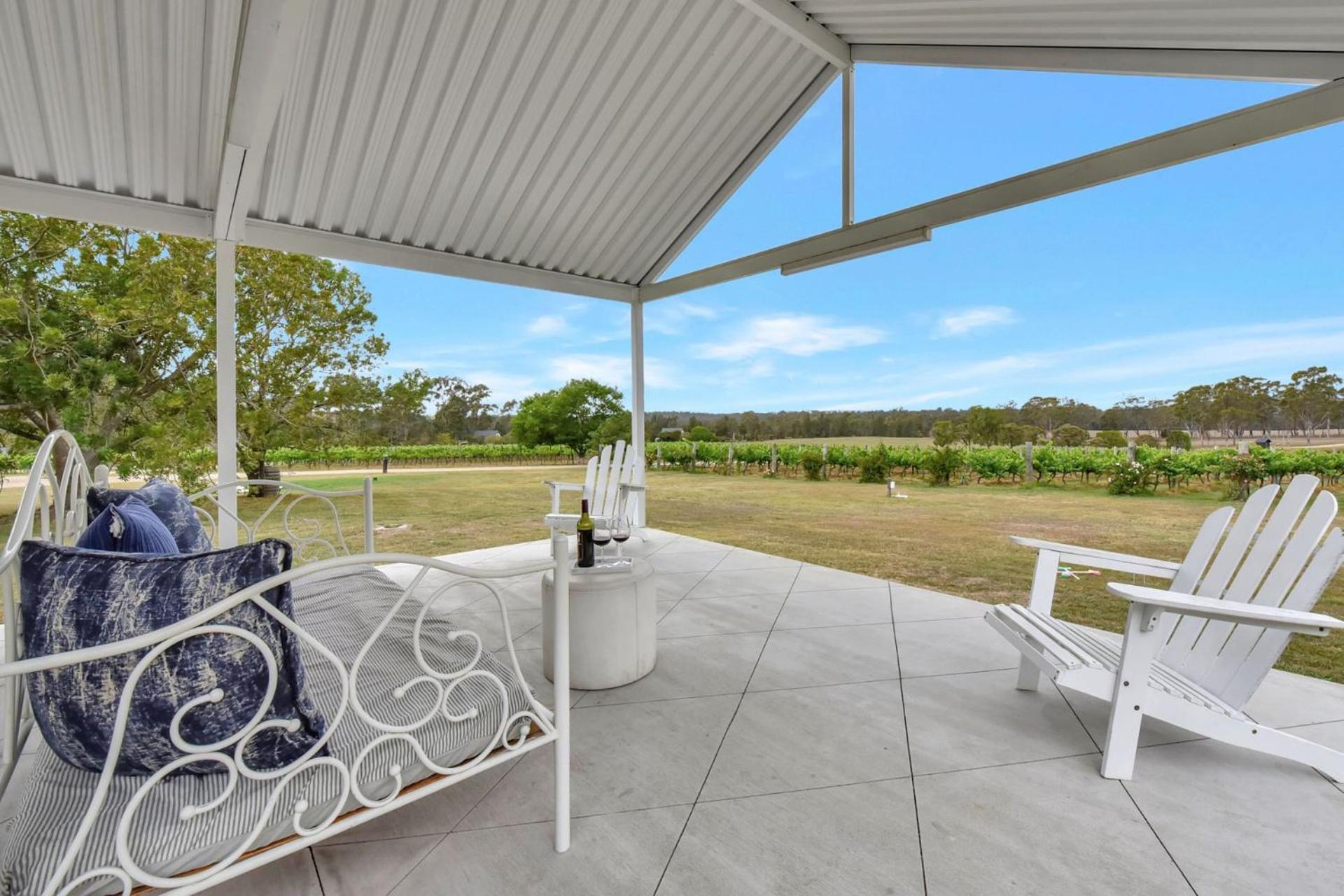 Bracken Ridge Vineyard The Entire Estate Rothbury エクステリア 写真