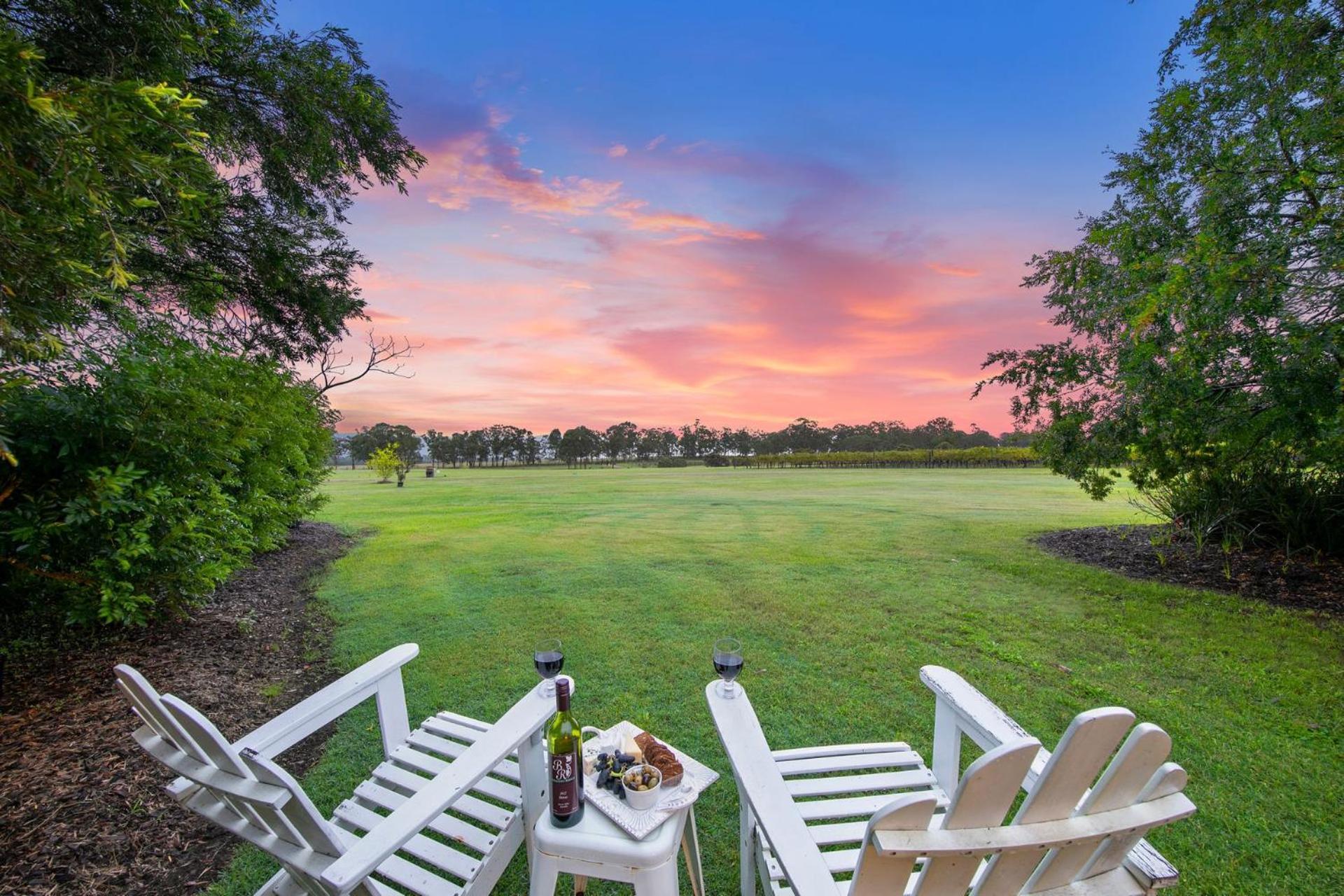 Bracken Ridge Vineyard The Entire Estate Rothbury エクステリア 写真